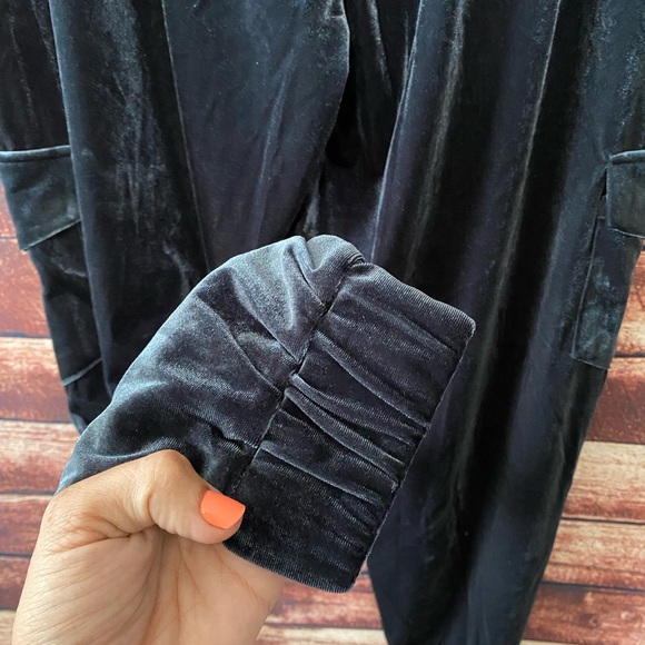 Venus Velvet Blue Cargo Joggers. NWOT. Medium. - Picture 7 of 11